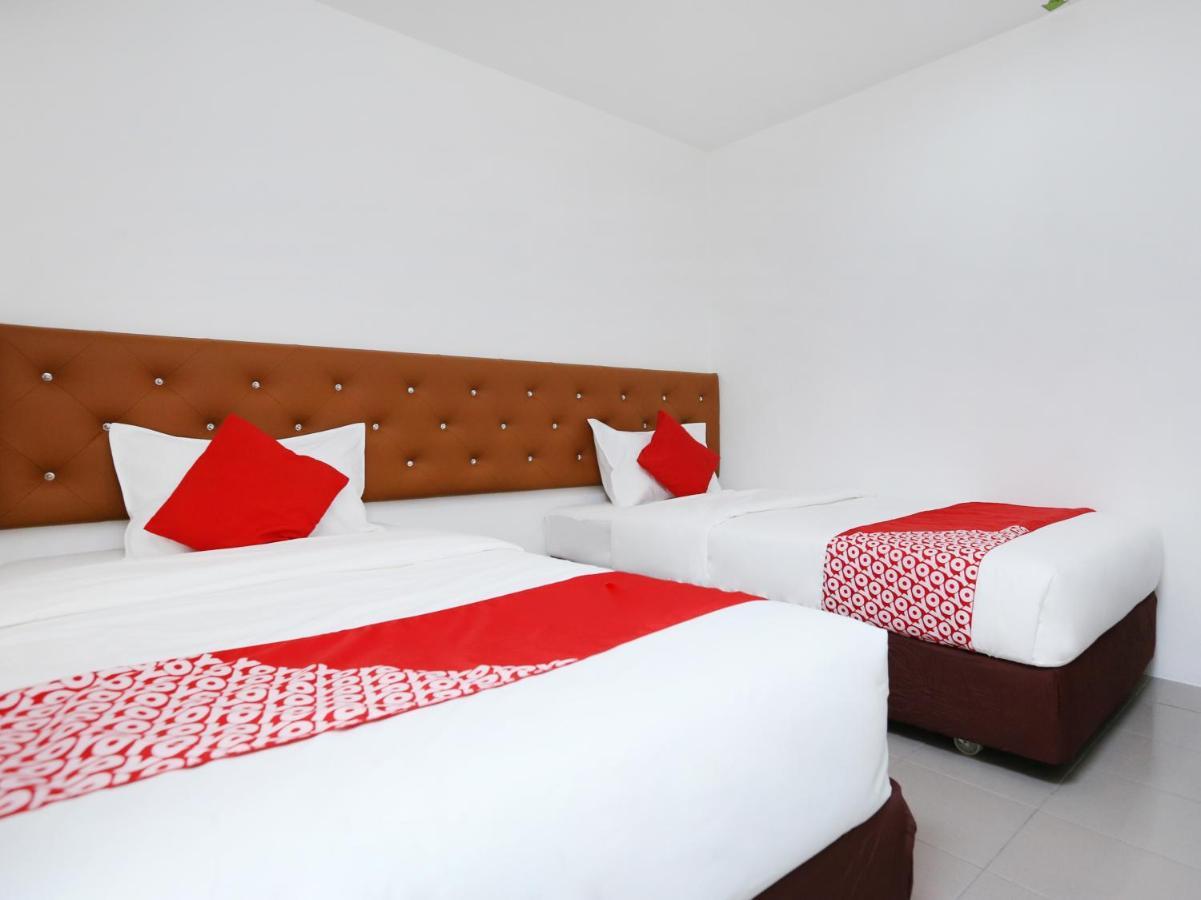 Oyo 89672 Eg Hotel Jj Johor Bahru Zewnętrze zdjęcie