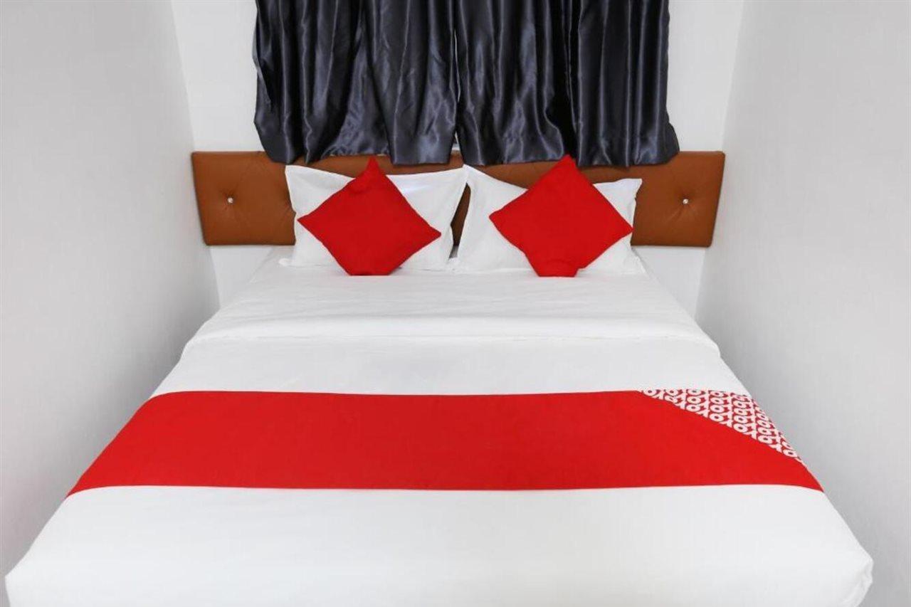 Oyo 89672 Eg Hotel Jj Johor Bahru Zewnętrze zdjęcie